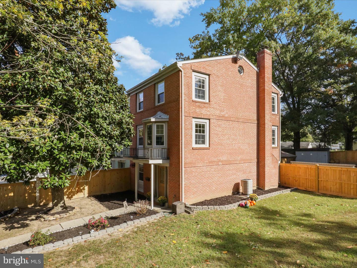 Property Photo:  8143 Lakepark Drive  VA 22309 