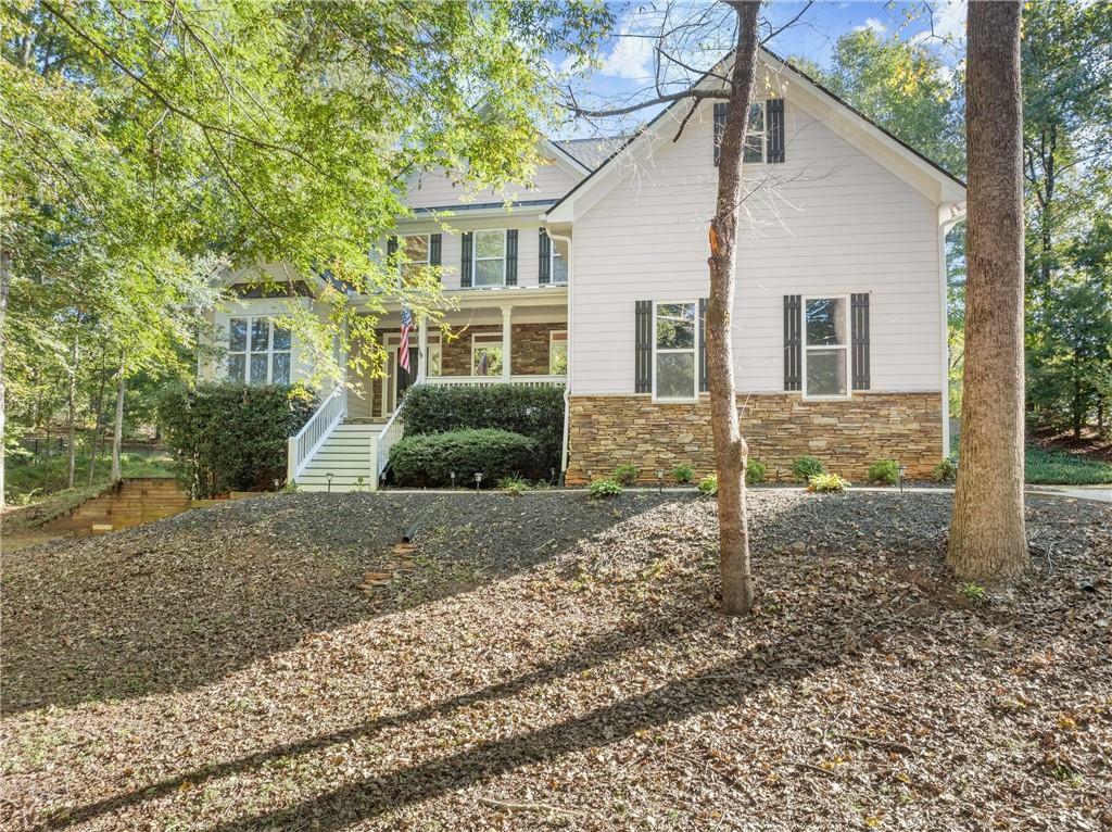 Property Photo: 5559 Ridgemoor Drive GA 30517