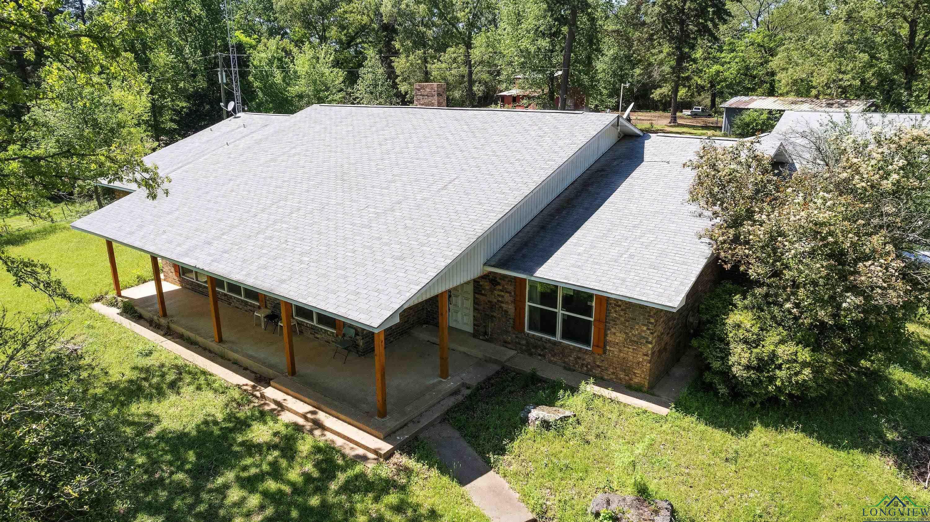 Property Photo: 3955 E US Highway 79 TX 75652