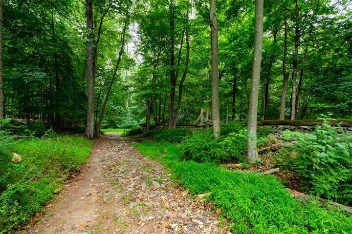 Property Photo:  14 Farm Lane  NY 10901 