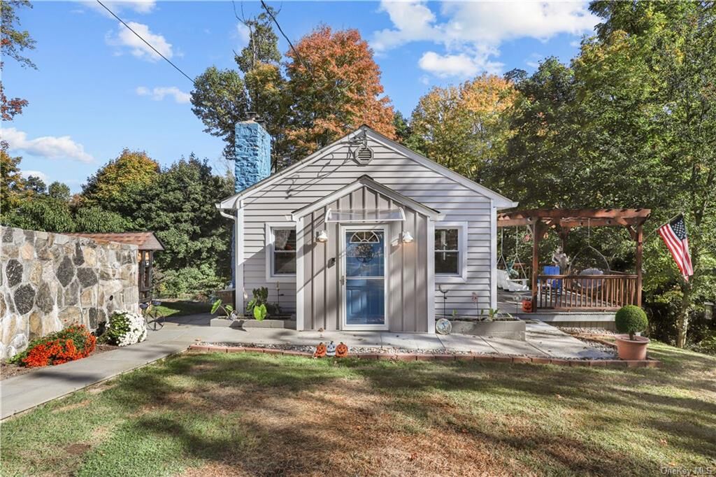 Property Photo:  20 Locust Drive  NY 10541 