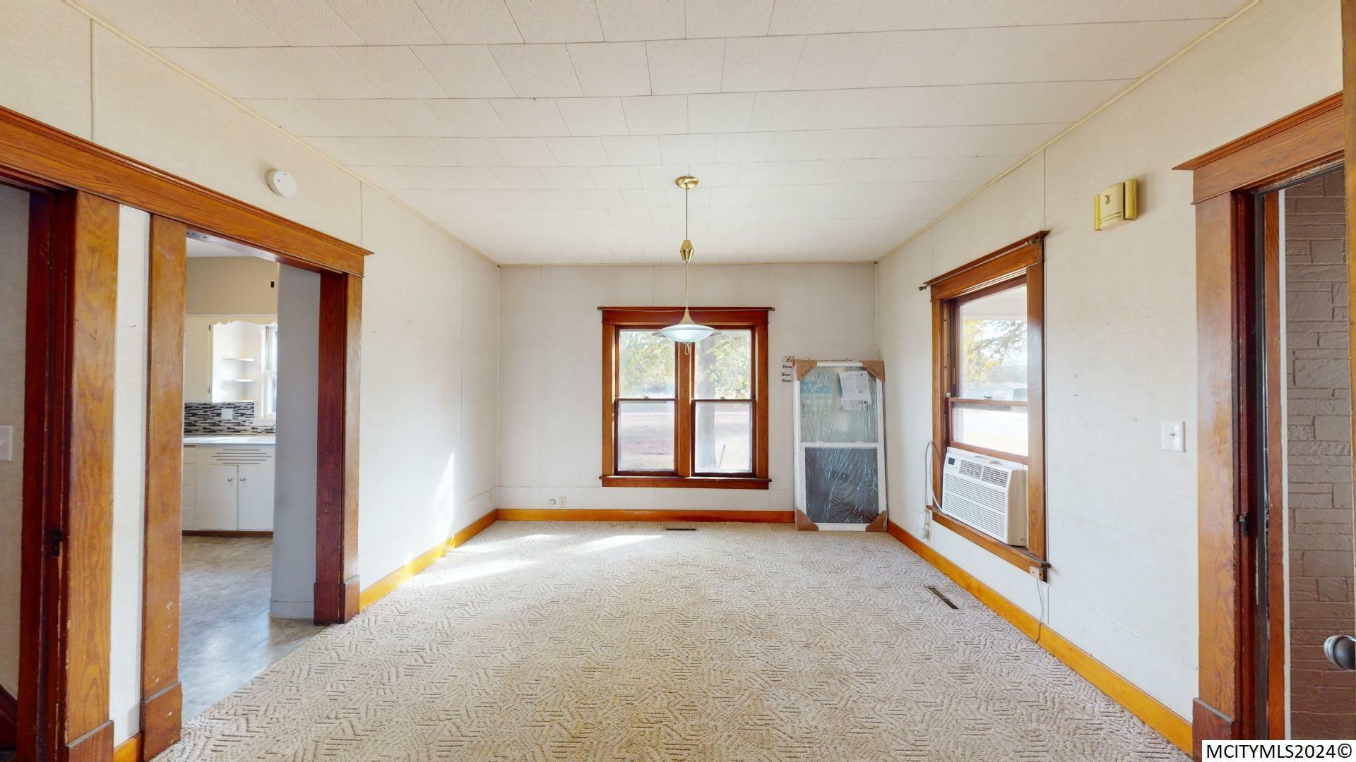 Property Photo:  704 W Main Ave  IA 50468 