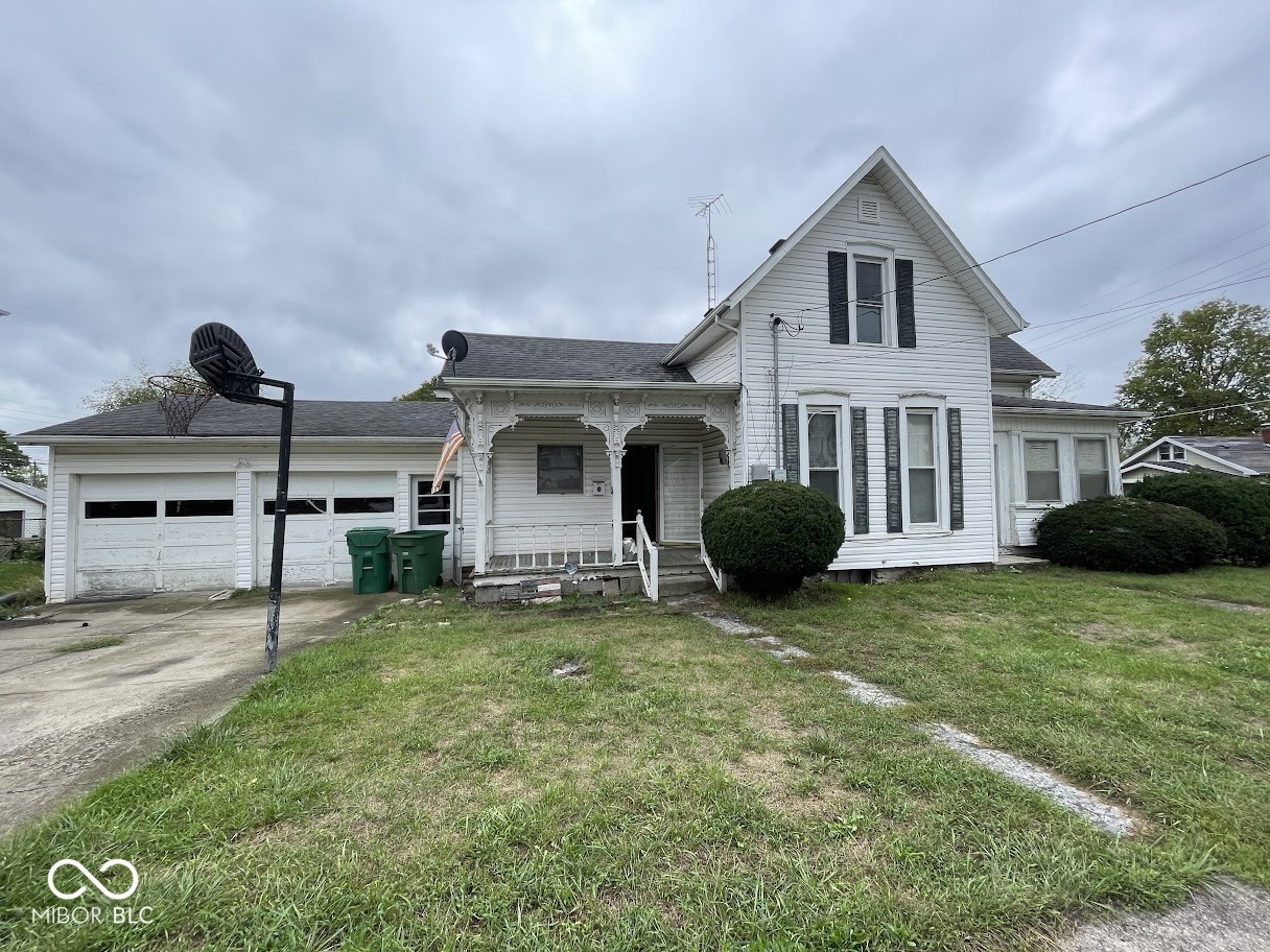 Property Photo:  819 Spring Street  IN 47362 