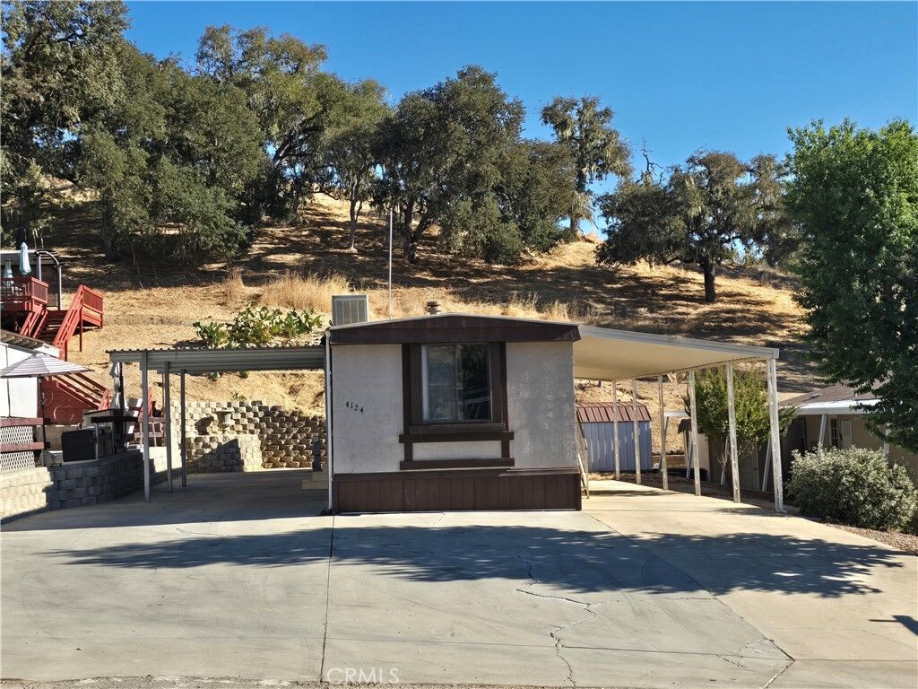 Property Photo: 4124 Longview Lane CA 93446