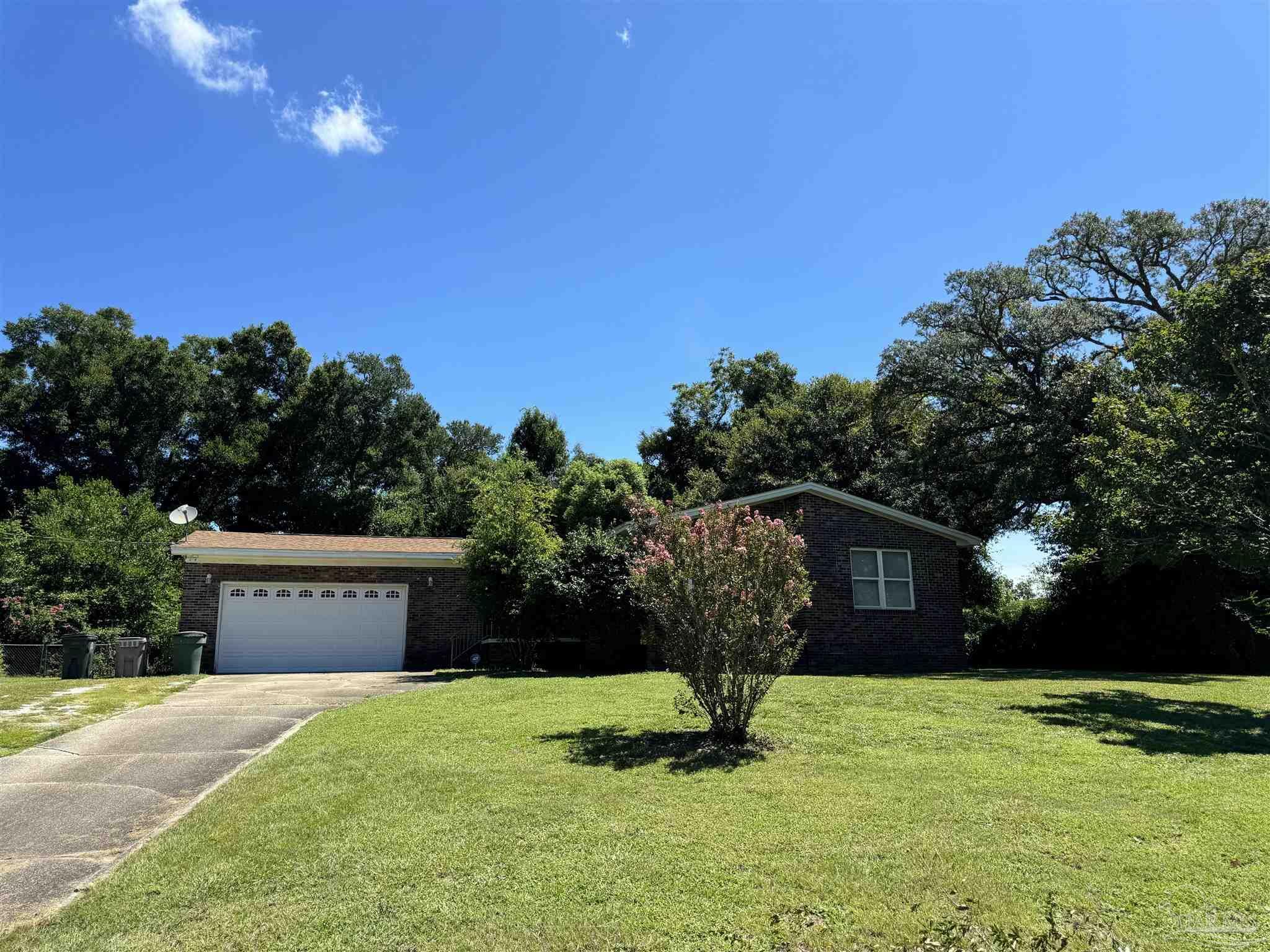 Property Photo:  4 N 77th Ave  FL 32506 