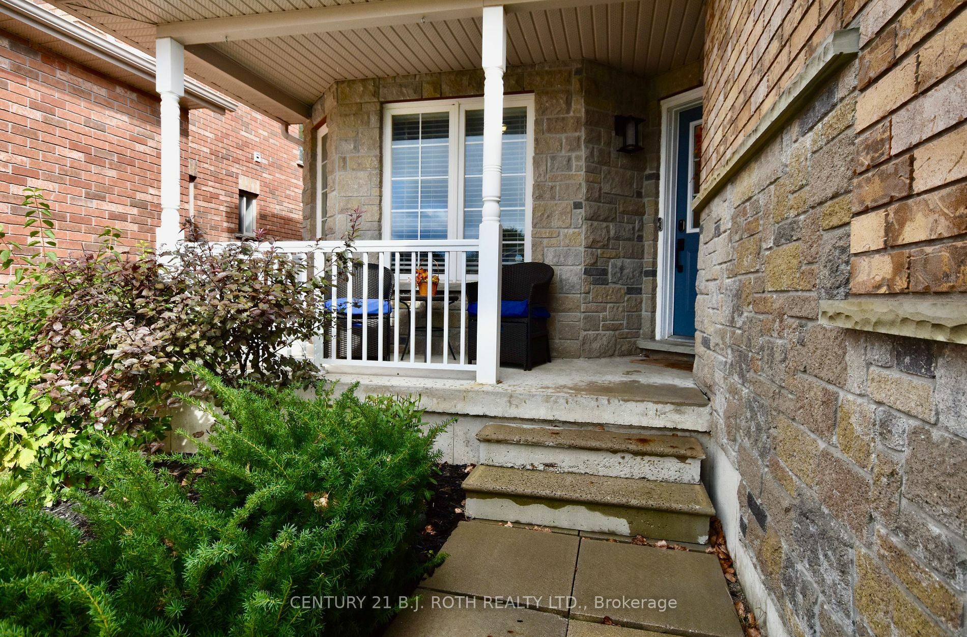 Property Photo:  276 Pringle Dr  ON L4N 0Z2 