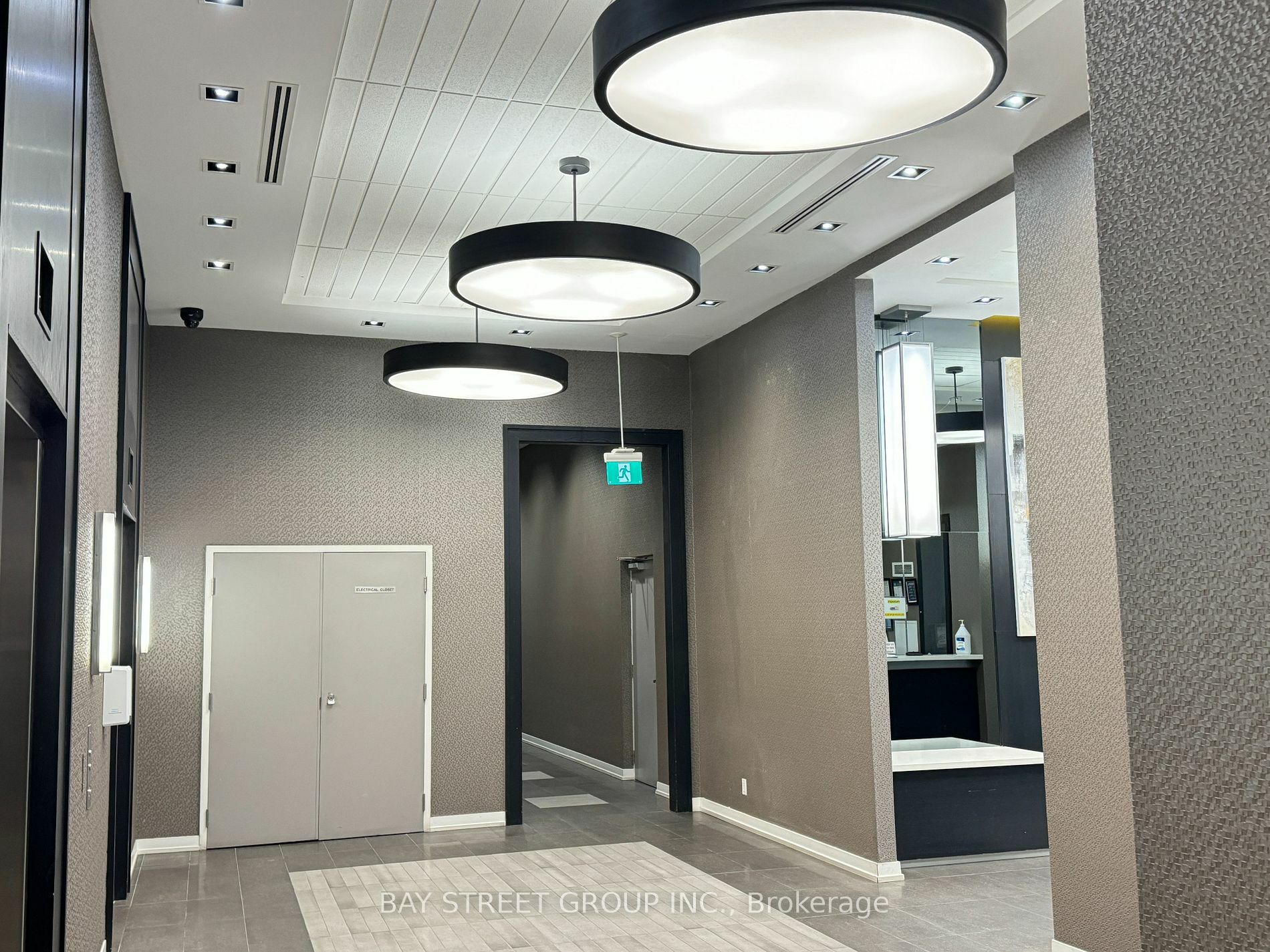 Property Photo:  5101 Dundas St W 1107  ON M9A 5G8 