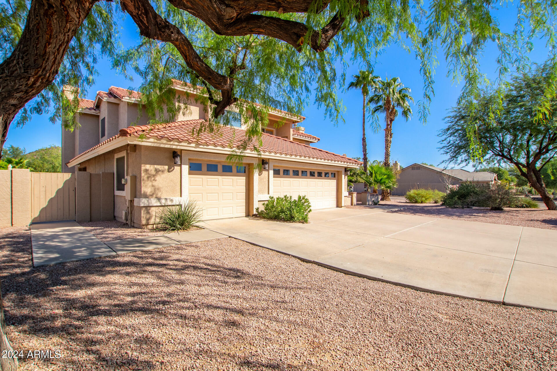 Property Photo:  4902 W Saddlehorn Road  AZ 85083 