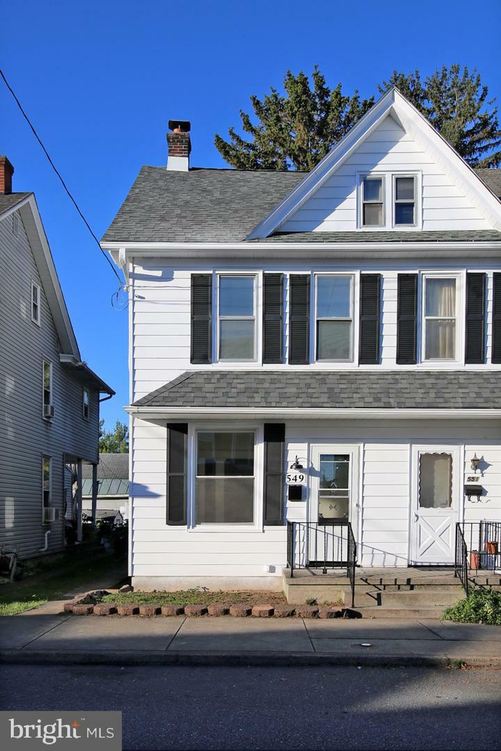 Property Photo:  549 N Railroad Street  PA 17078 