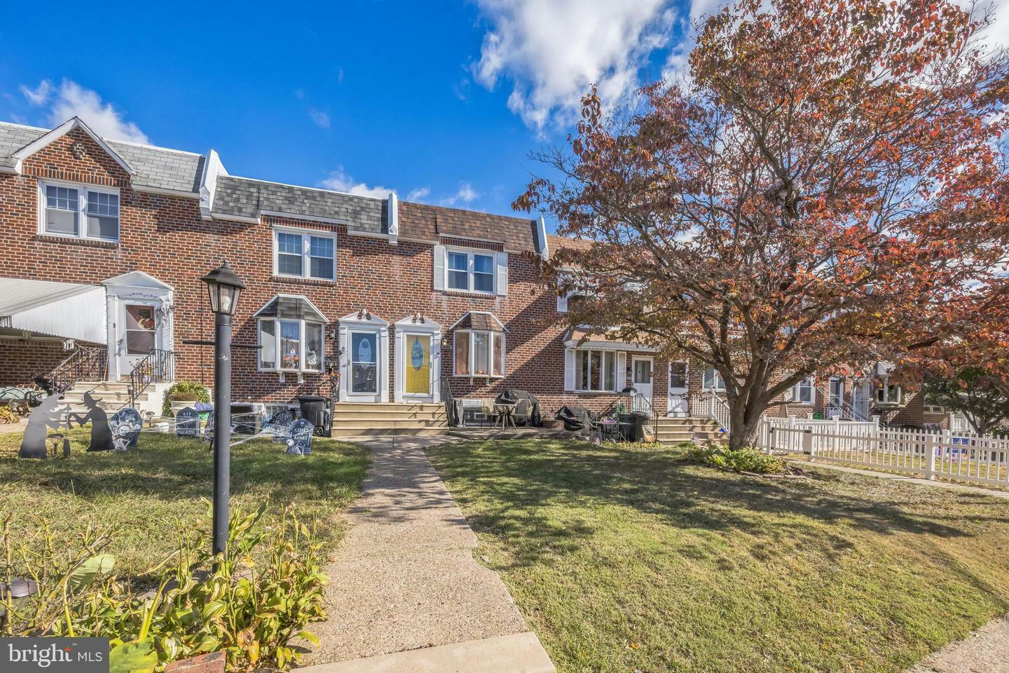 Property Photo:  3009 Tremont Street  PA 19136 