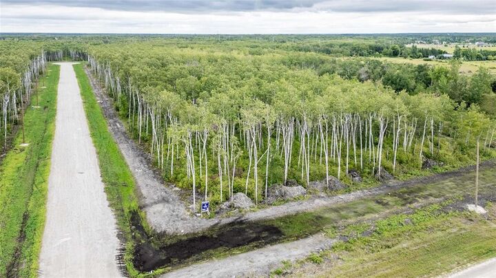 Property Photo: 25 Kingsdale Place MB R5G 1L9