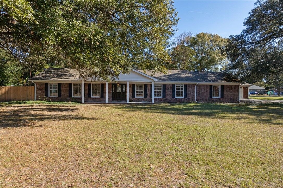 Property Photo:  314 N Grove Boulevard  GA 31548 