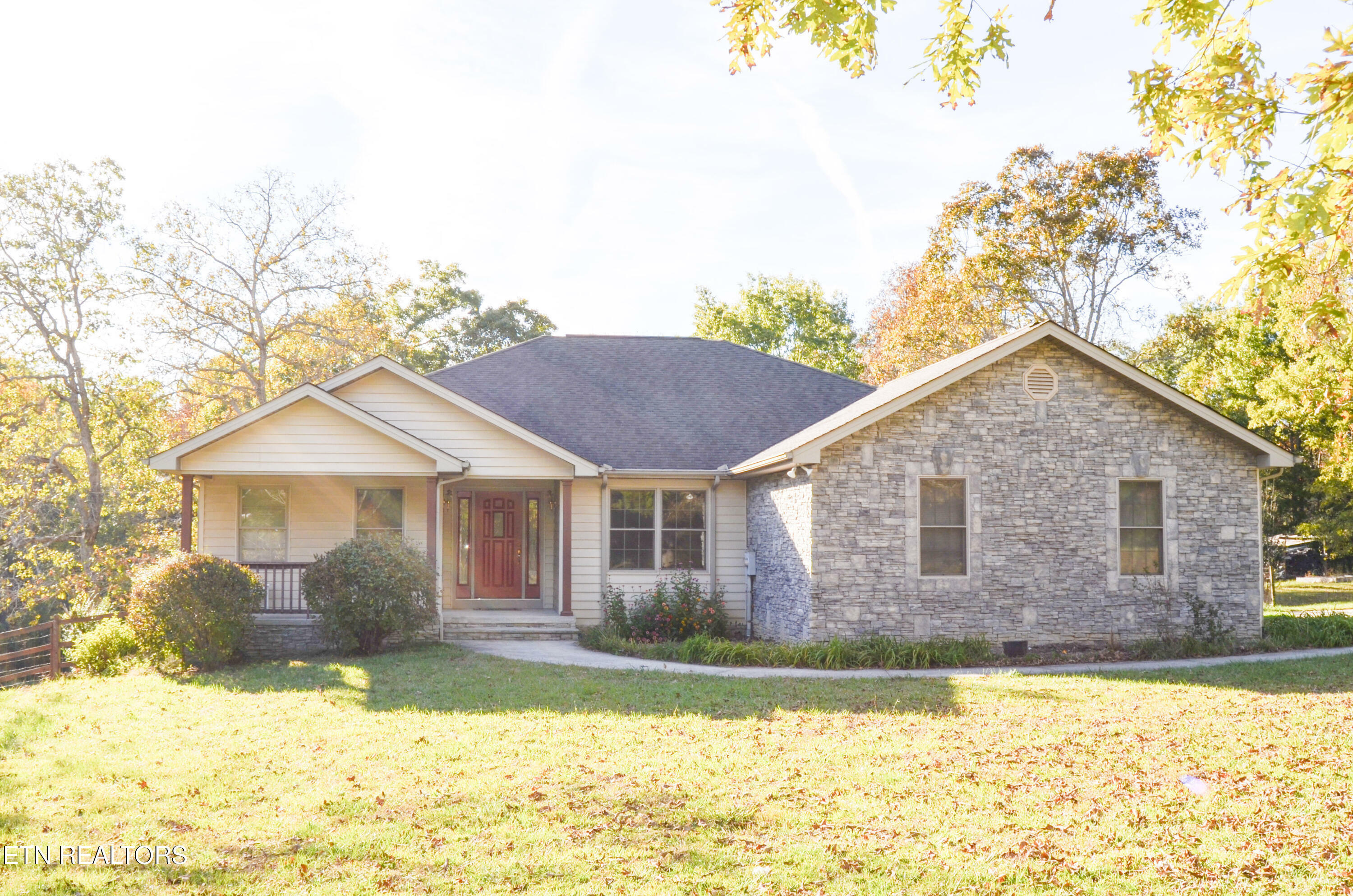 Property Photo:  915 Stone Loop  TN 38571 