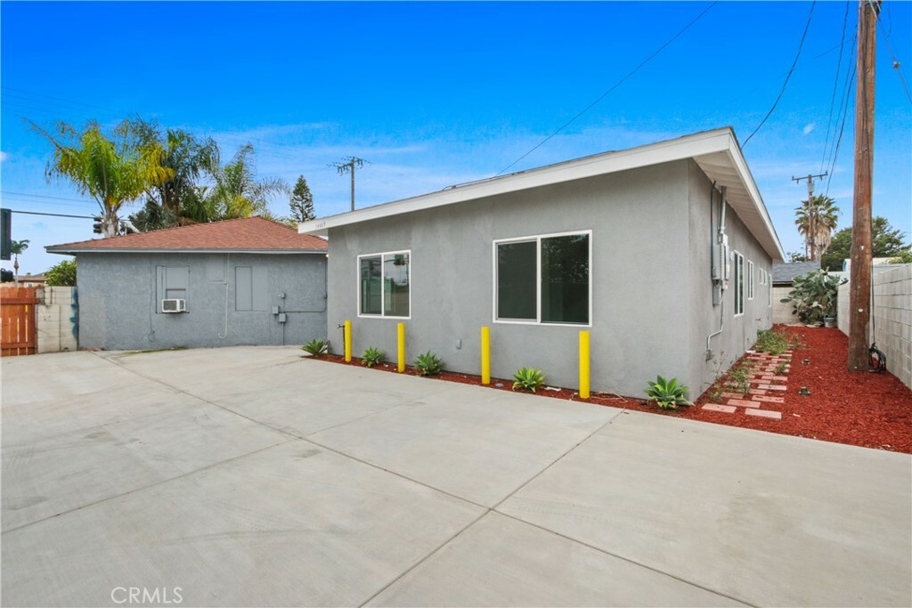 Property Photo:  14471 Newland Street  CA 92683 