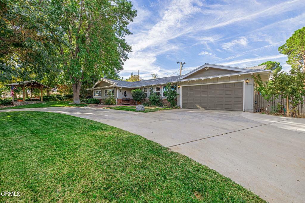 Property Photo:  42019 Ivesgrove Drive  CA 93535 