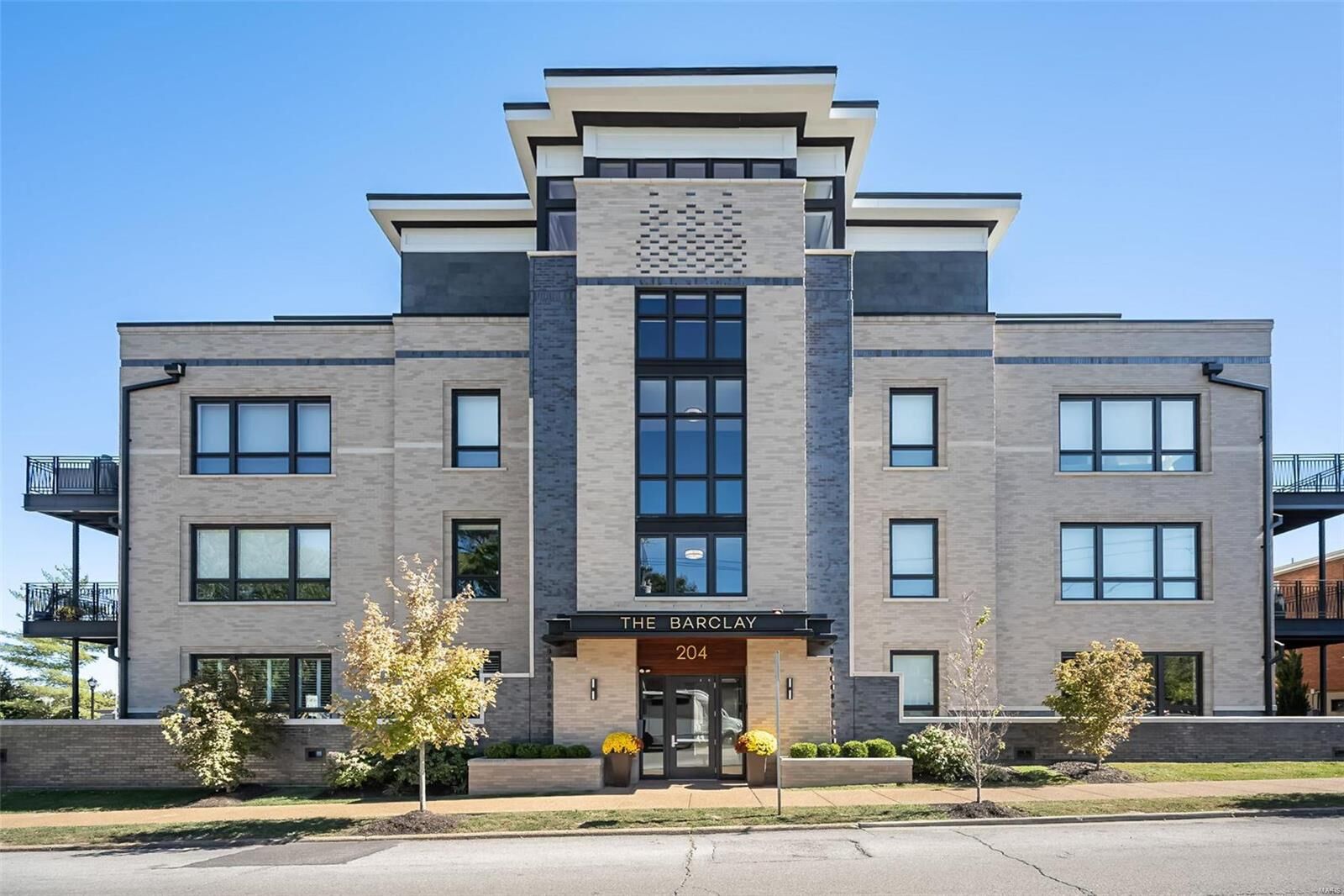 Property Photo: 204 S Clay Avenue 101 MO 63122