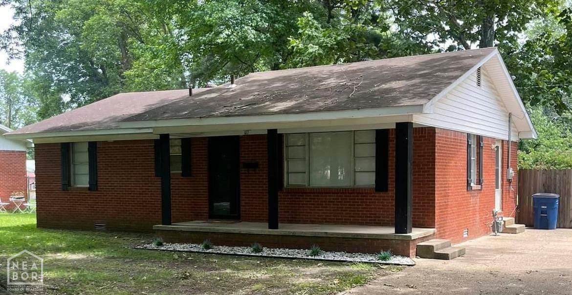 Property Photo:  617 S Clayton Street  AR 72461 