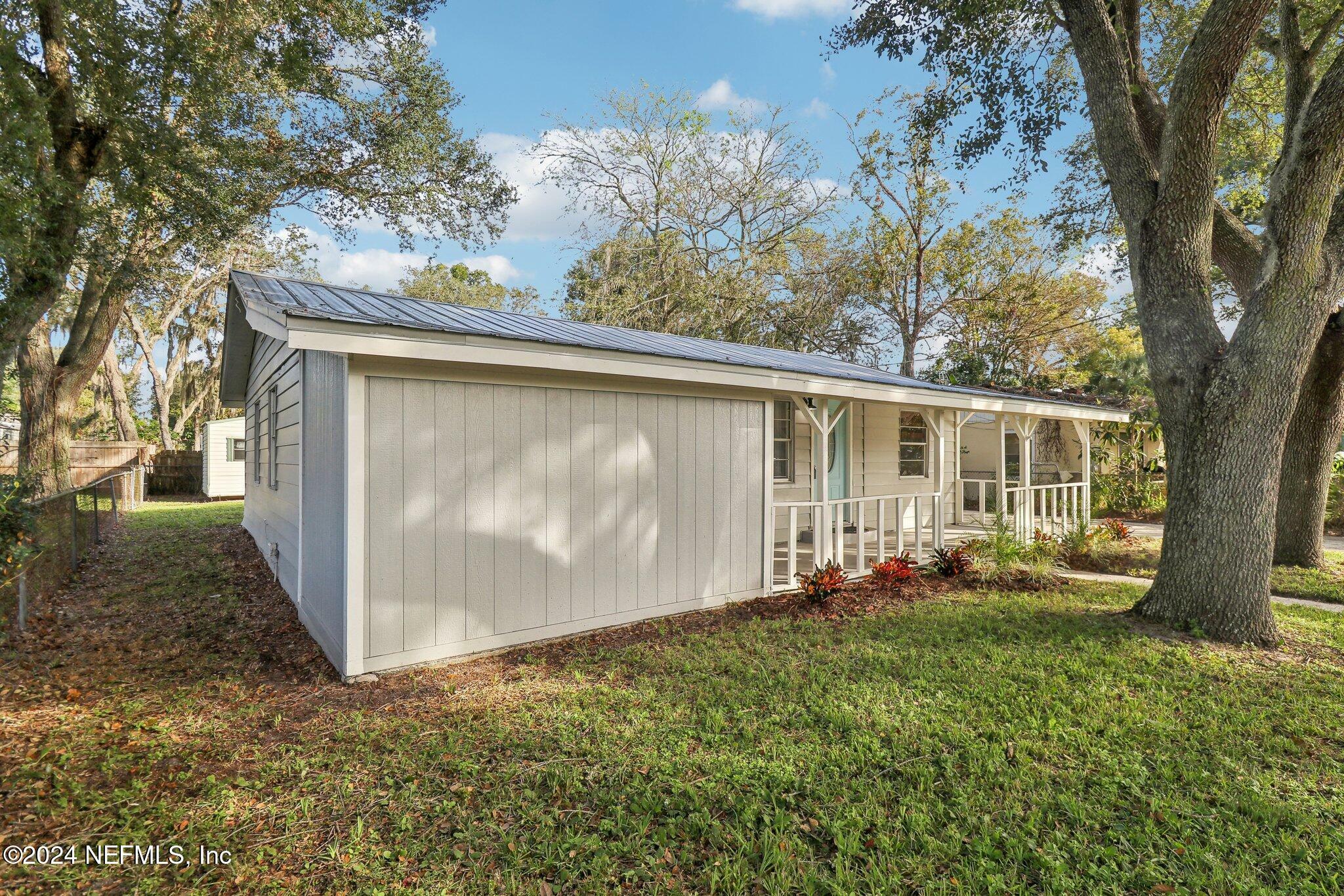 Property Photo:  284 Leo Street  FL 32084 