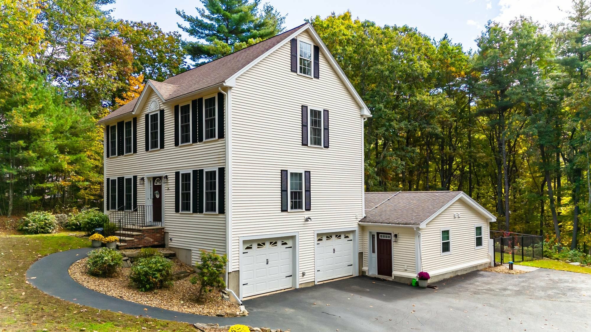 Property Photo:  79 Bush Hill Road  NH 03076 