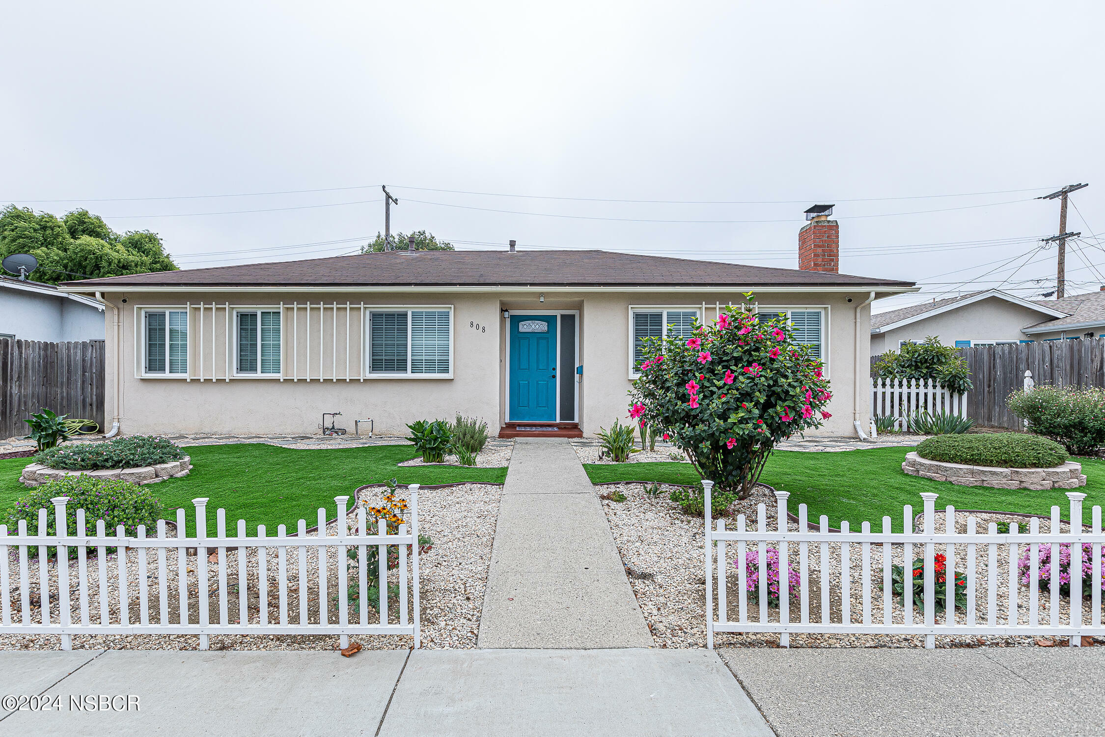 Property Photo:  808 E Oak Avenue  CA 93436 