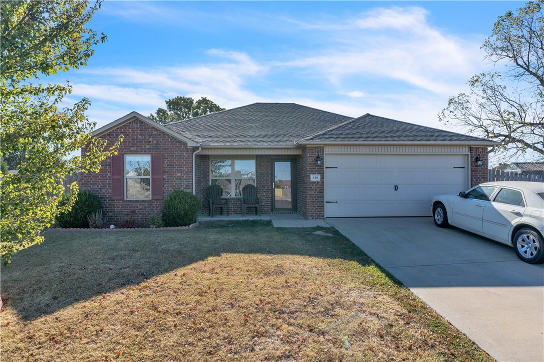 Property Photo: 830 Meadowridge Court AR 72719