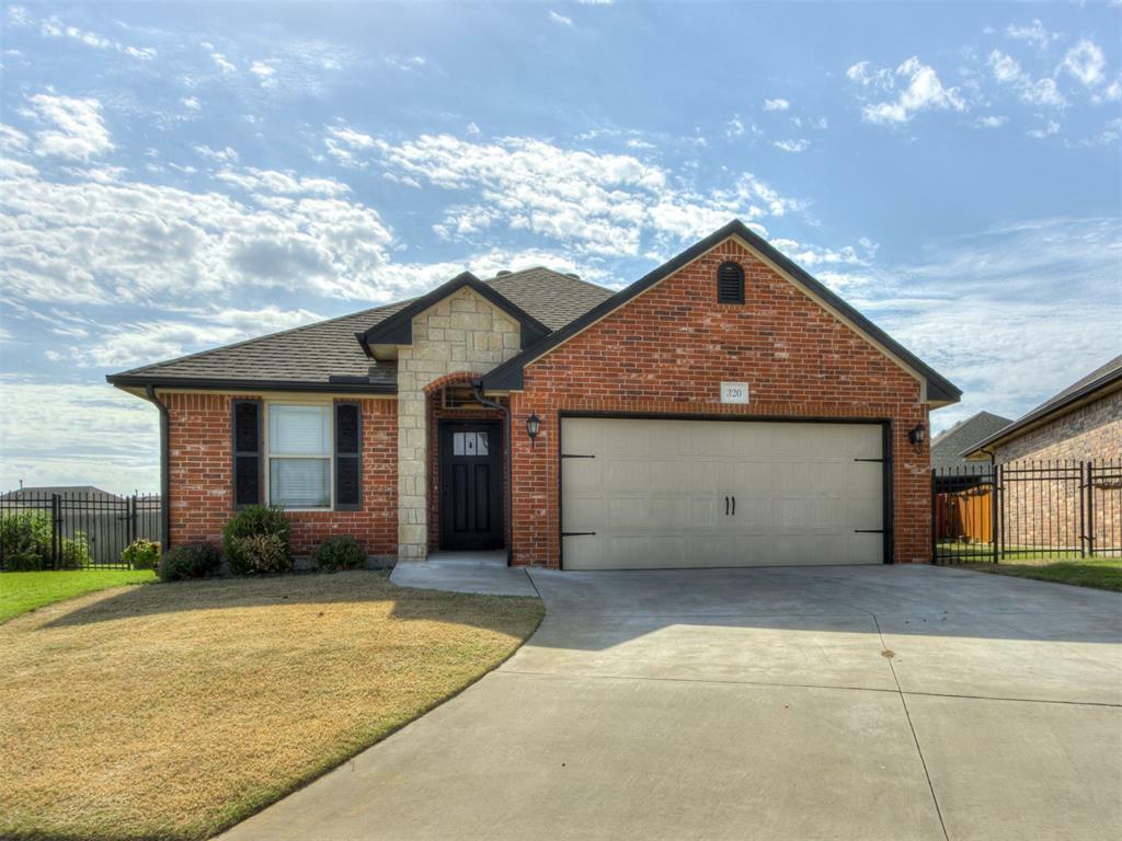 Property Photo: 320 Golden Leaf Court OK 73160