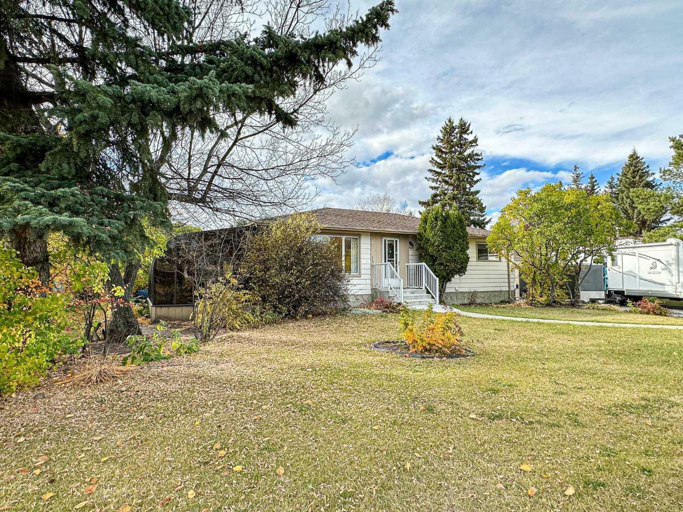 Property Photo:  5102 57 Avenue  AB T4H 1J3 