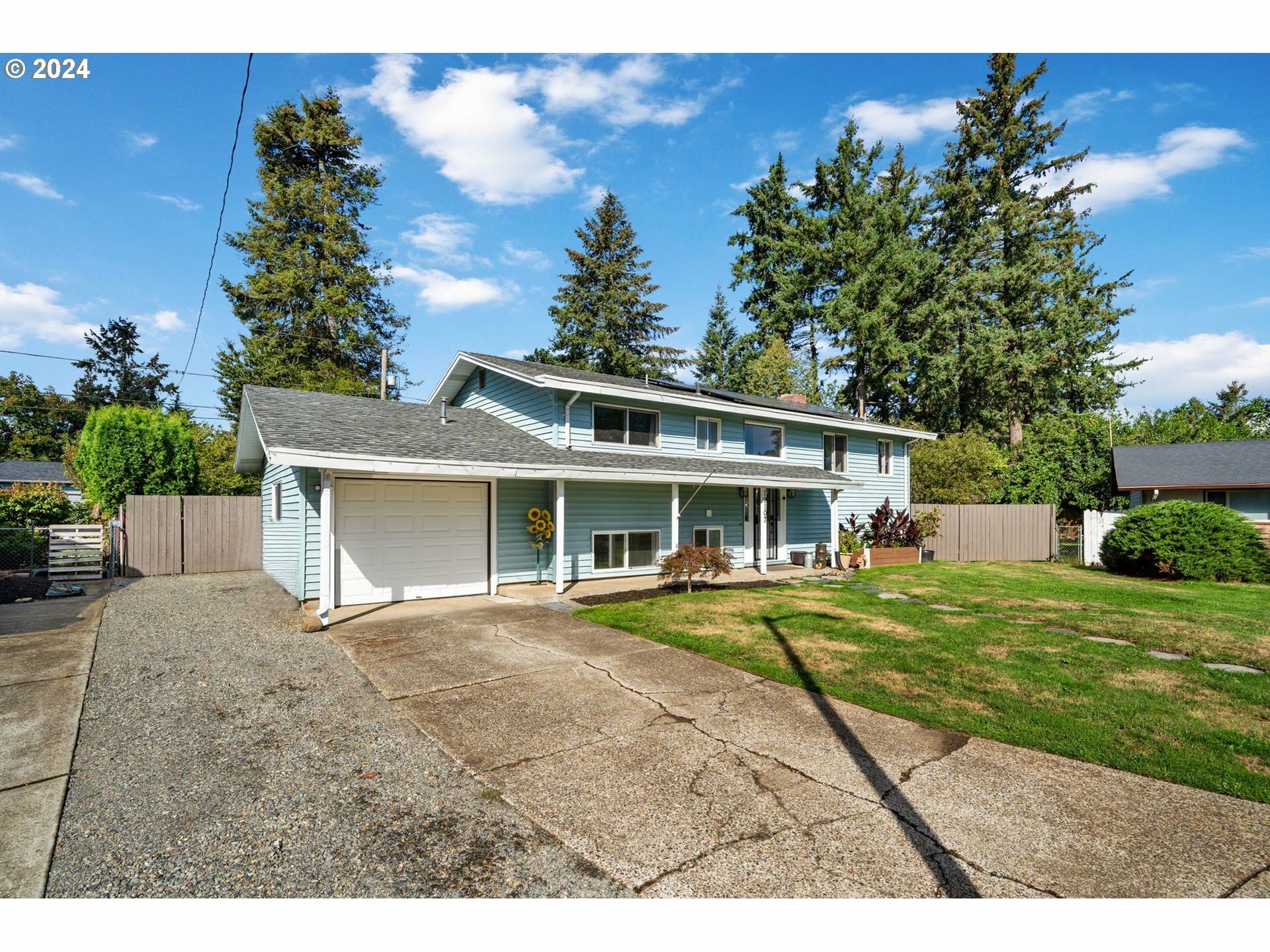 Property Photo:  19107 NE Multnomah Ct  OR 97230 