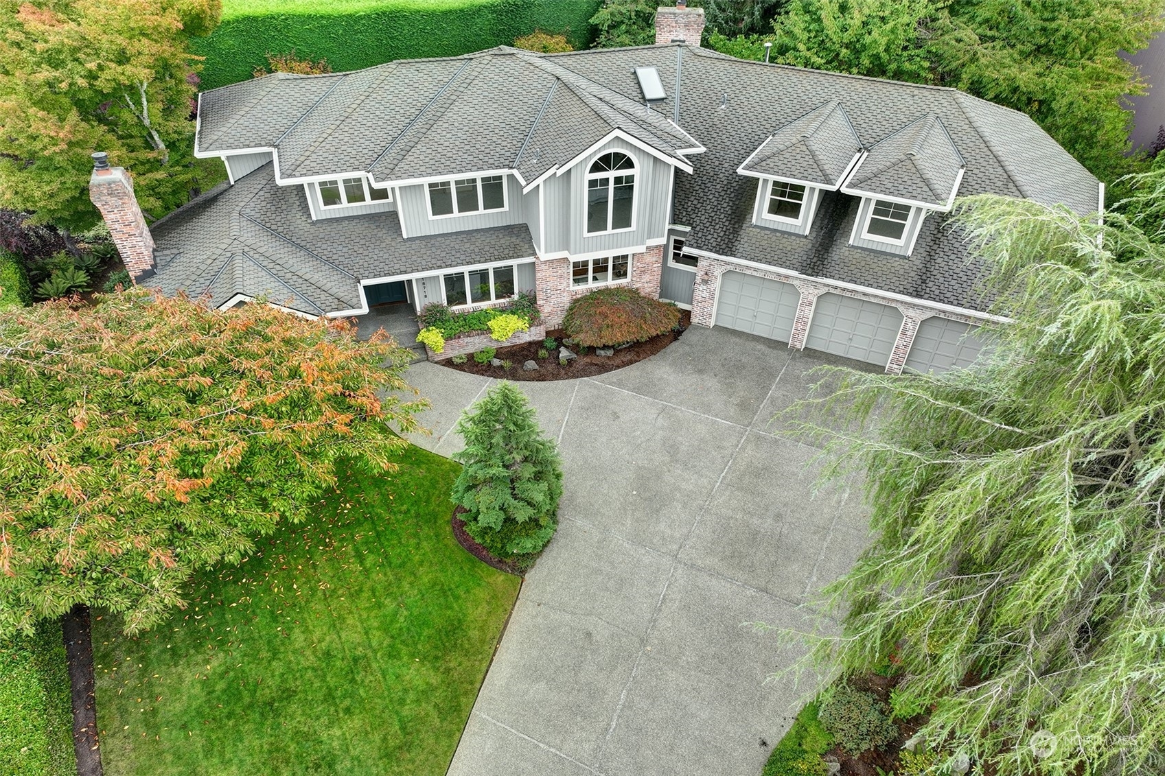 Property Photo:  18718 6th Avenue SW  WA 98166 