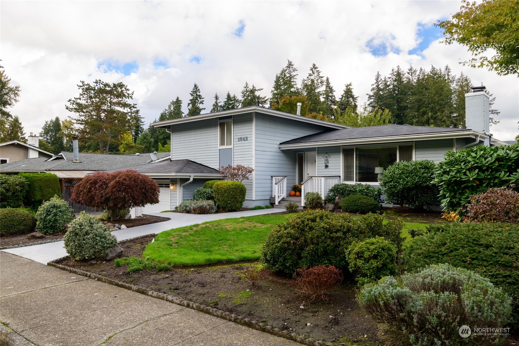 1642 177th Avenue NE  Bellevue WA 98008 photo