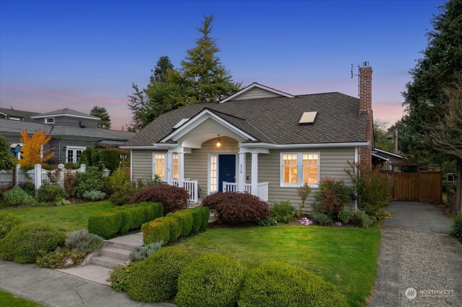 Property Photo:  319 Avenue E  WA 98290 