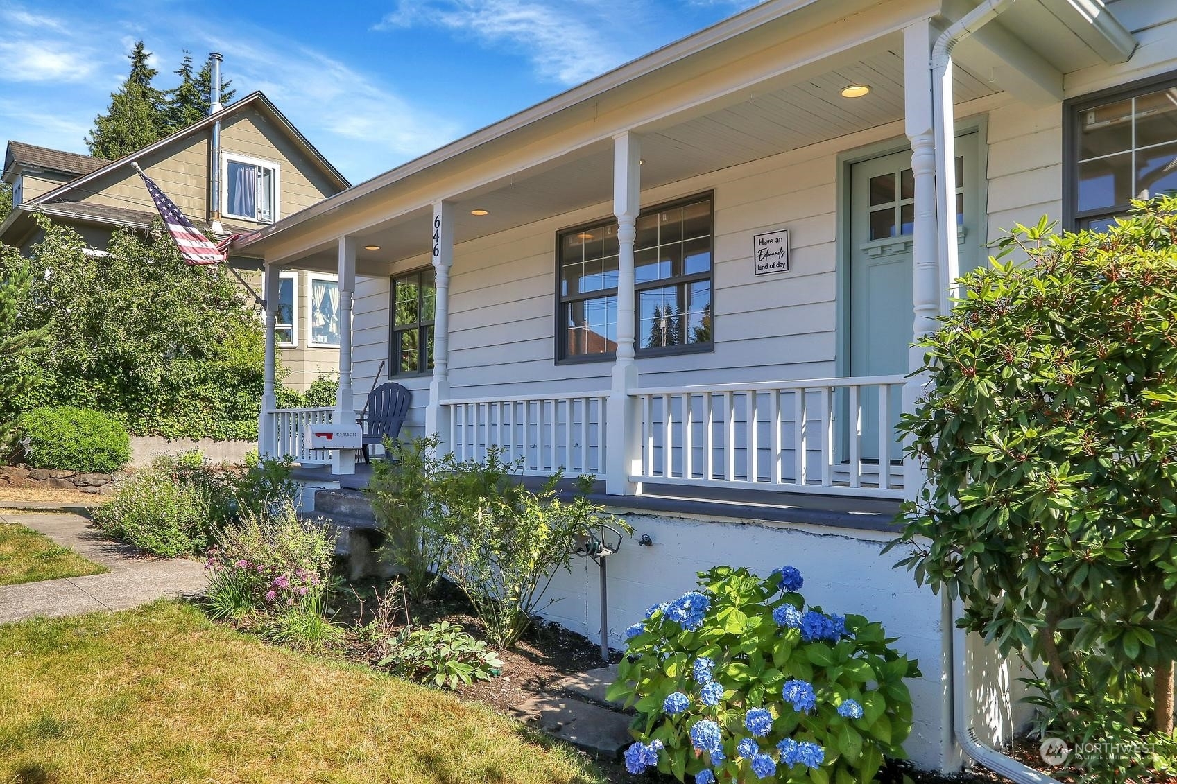 Property Photo:  646 Alder Street  WA 98020 