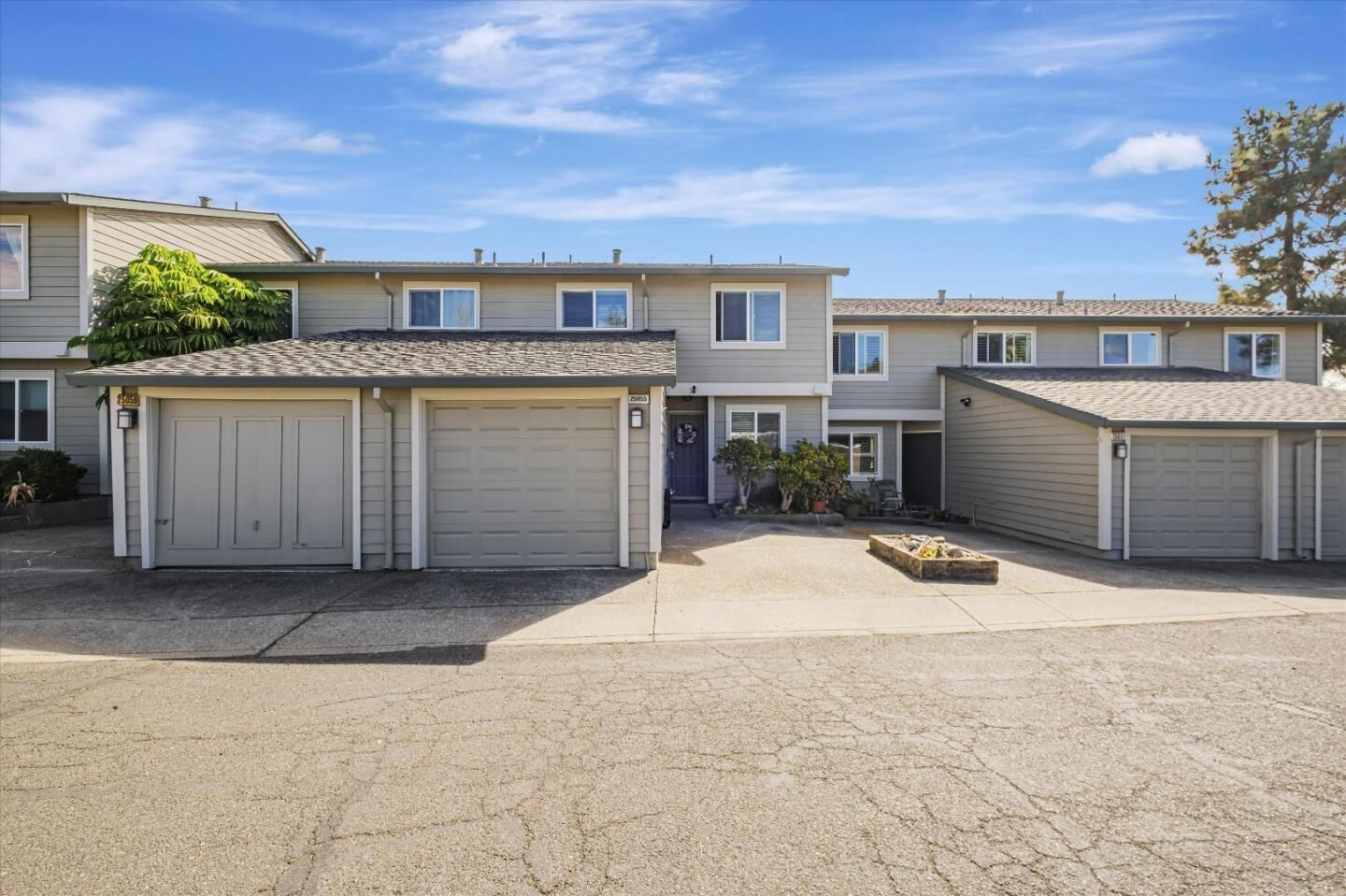 Property Photo: 25055 Oakridge Court CA 94541