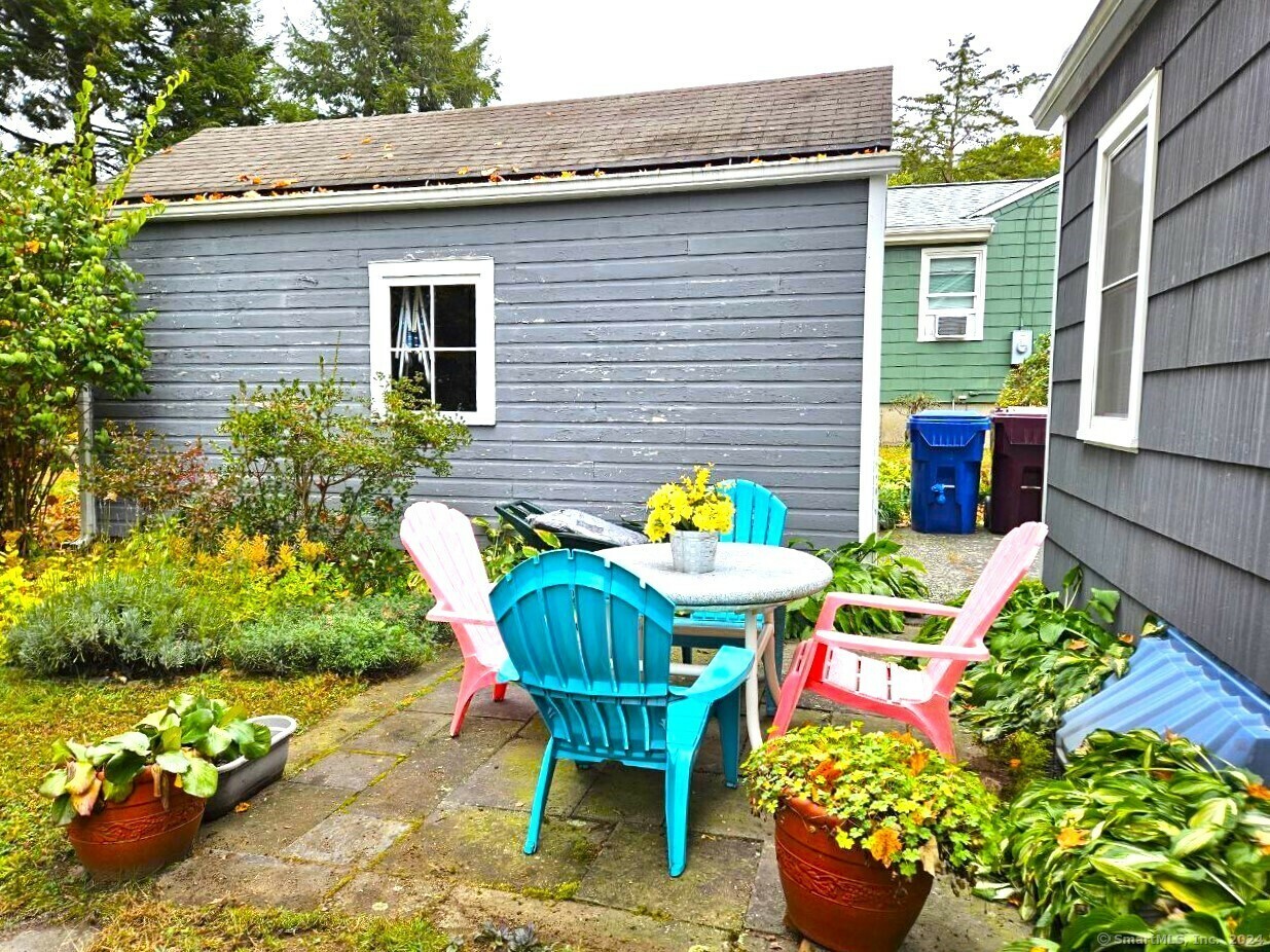 Property Photo:  18 Lincoln Street  CT 06085 