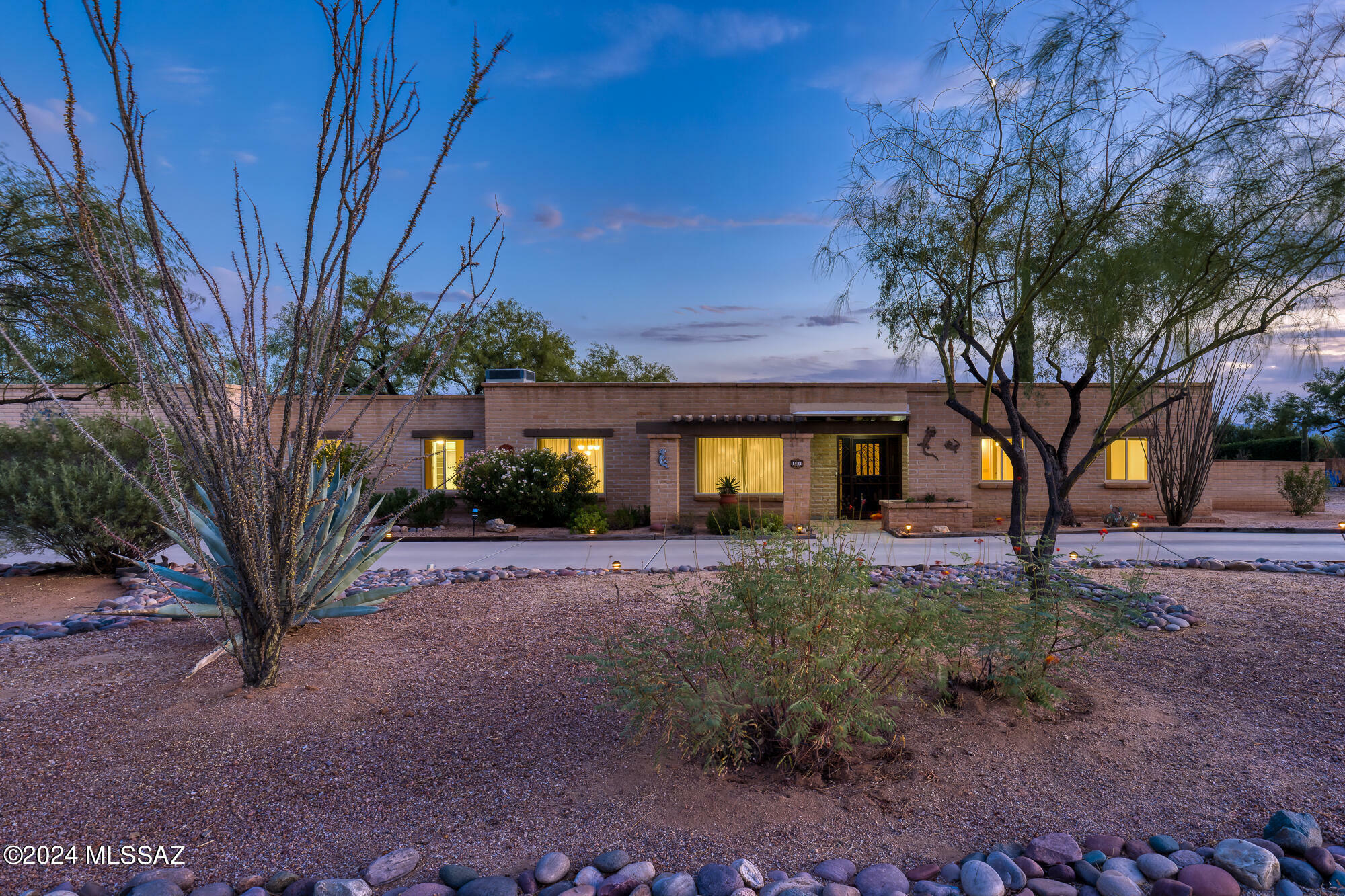 Property Photo:  1821 W Sage Street  AZ 85704 