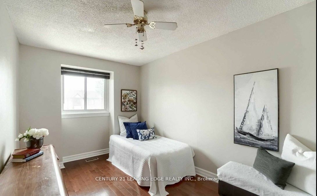 131 Moregate Cres 30-Room  Brampton ON L6S 3K9 photo