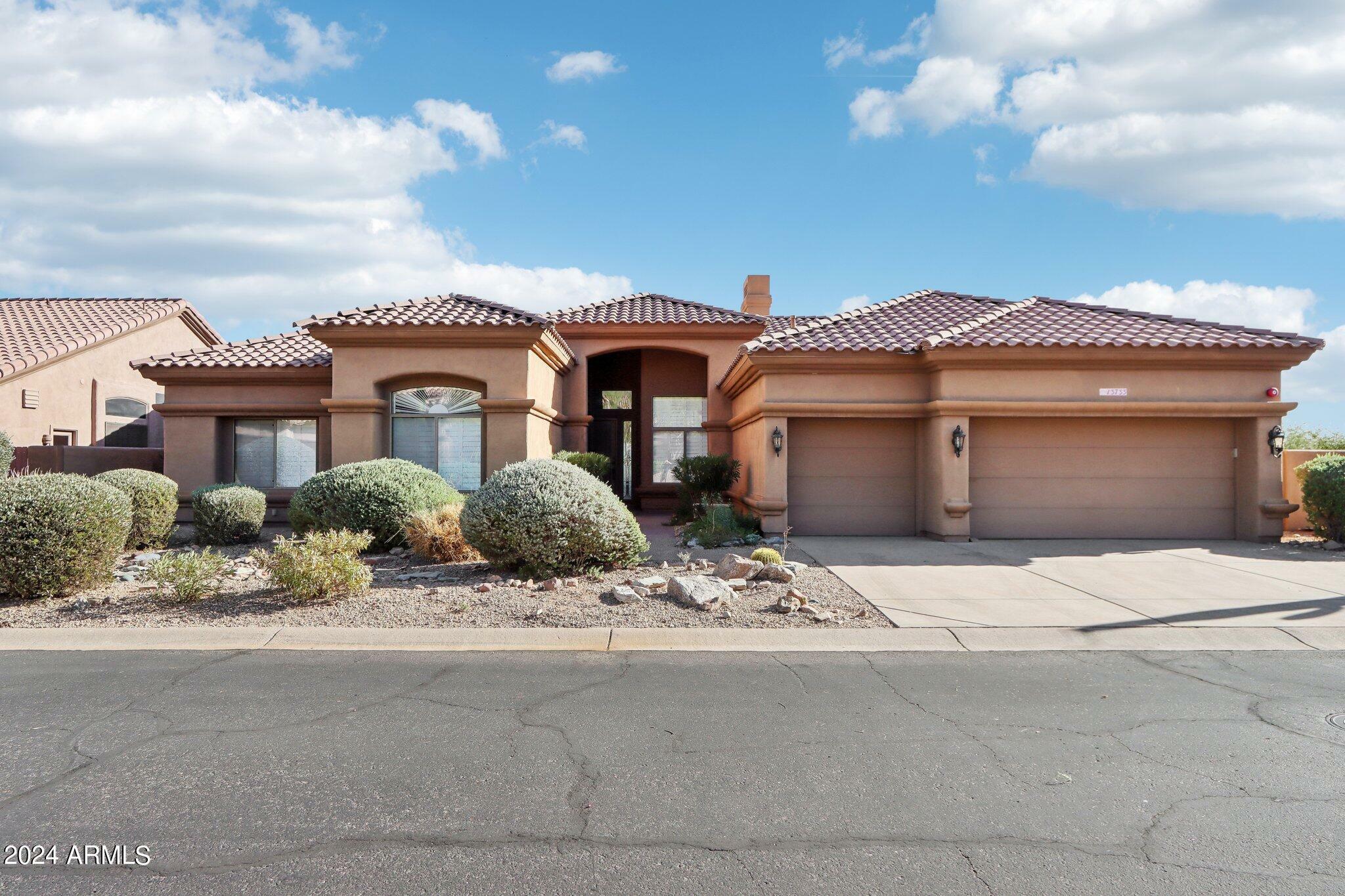 Property Photo:  13733 E Laurel Lane  AZ 85259 