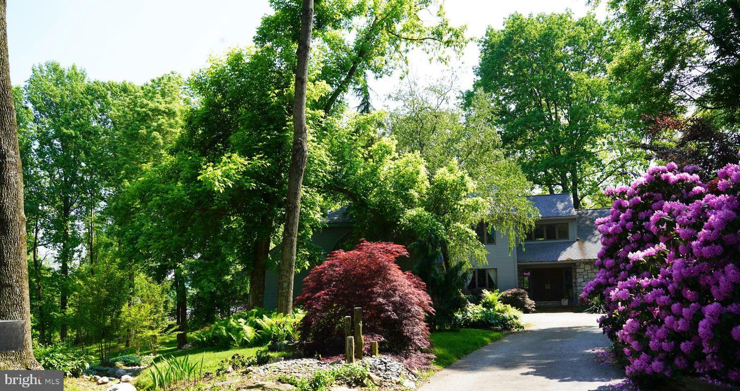 Property Photo:  916 General Wayne Drive  PA 19382 