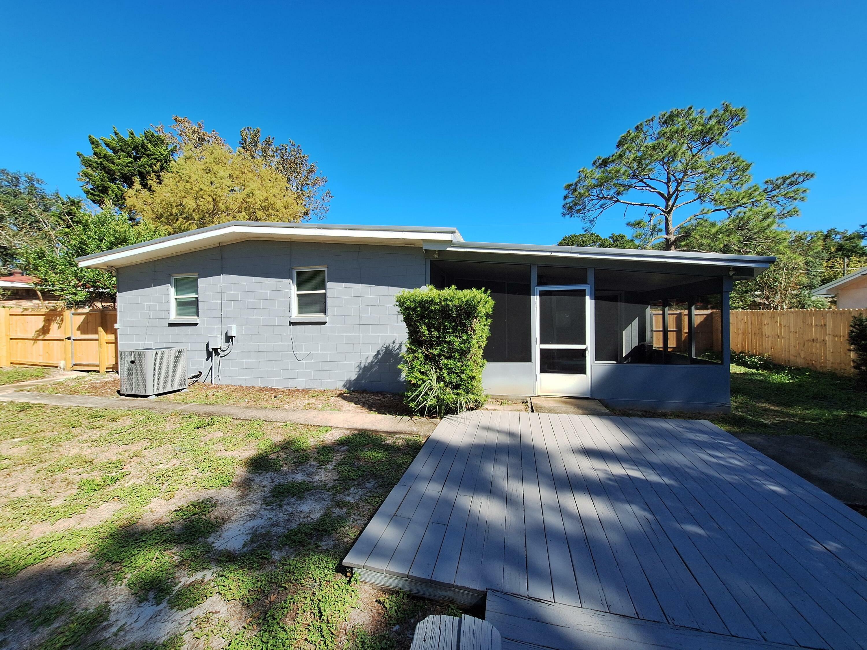 Property Photo:  13 Caswell Circle  FL 32569 