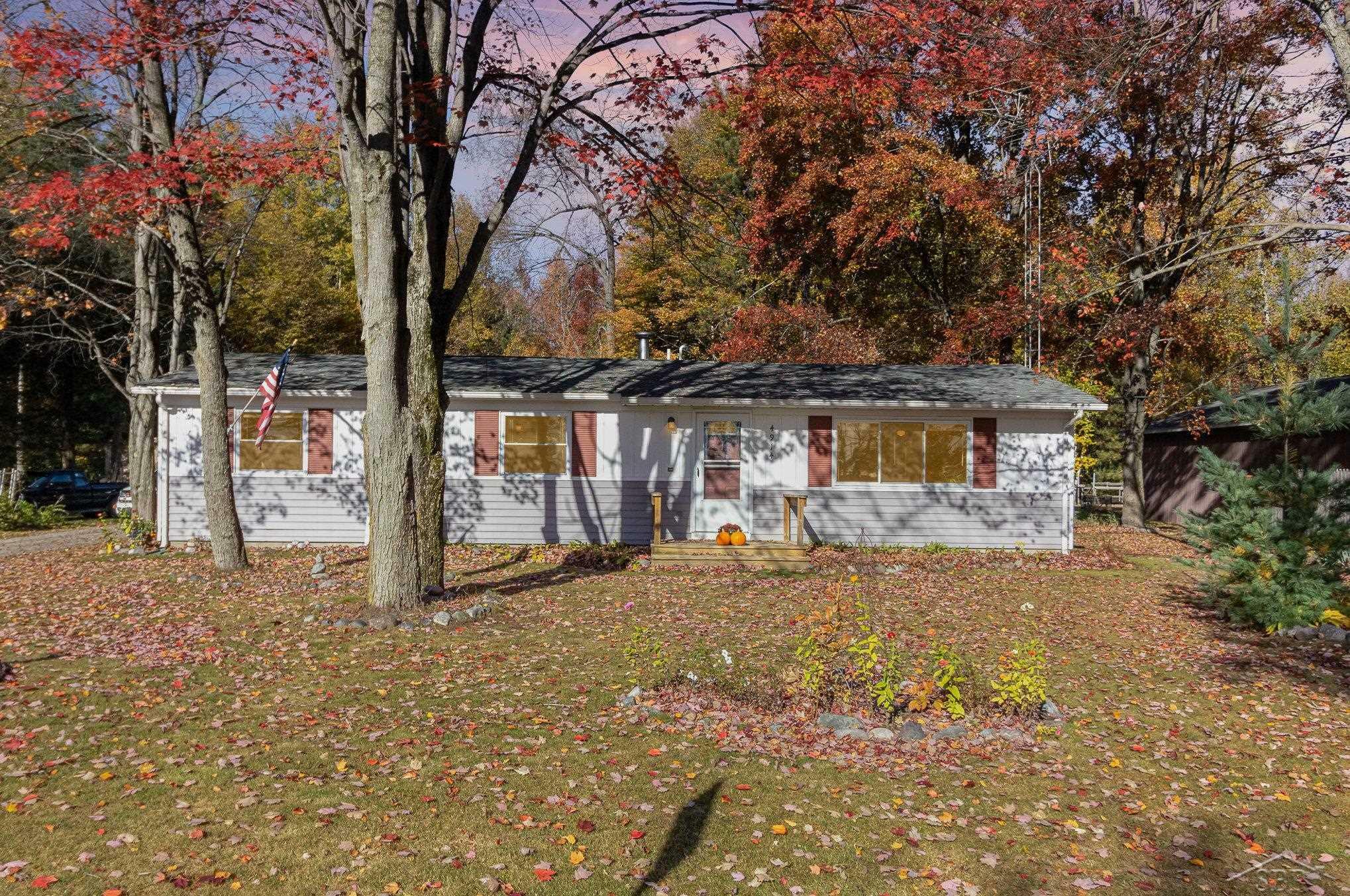 Property Photo:  4914 Wixom Drive  MI 48612 