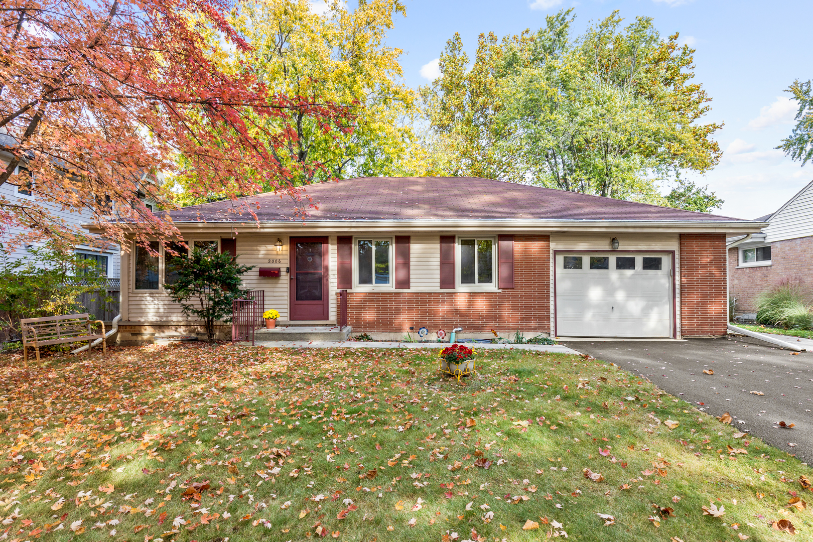 Property Photo: 2006 Thornwood Lane IL 60062