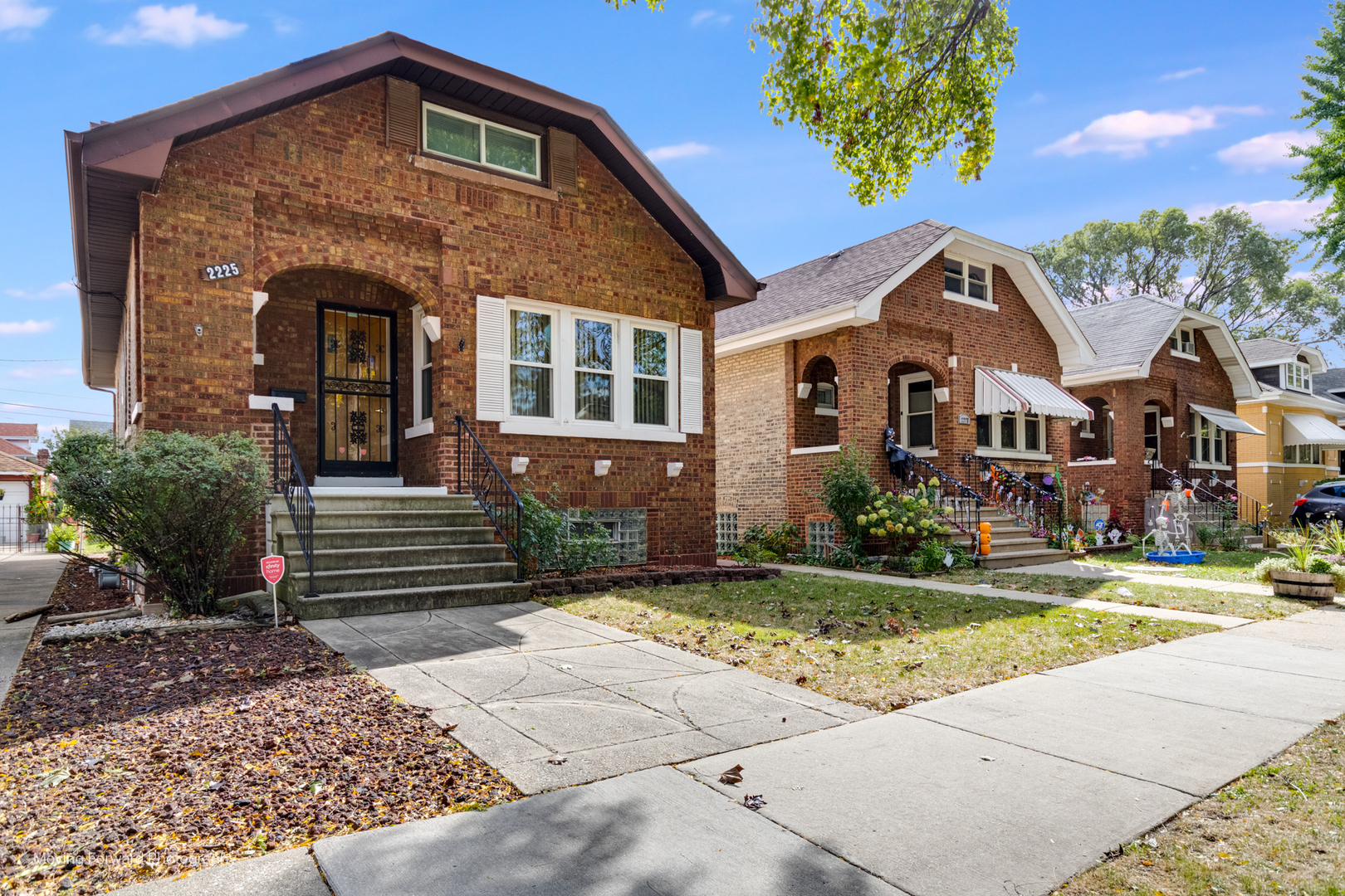 Property Photo:  2225 Kenilworth Avenue  IL 60402 