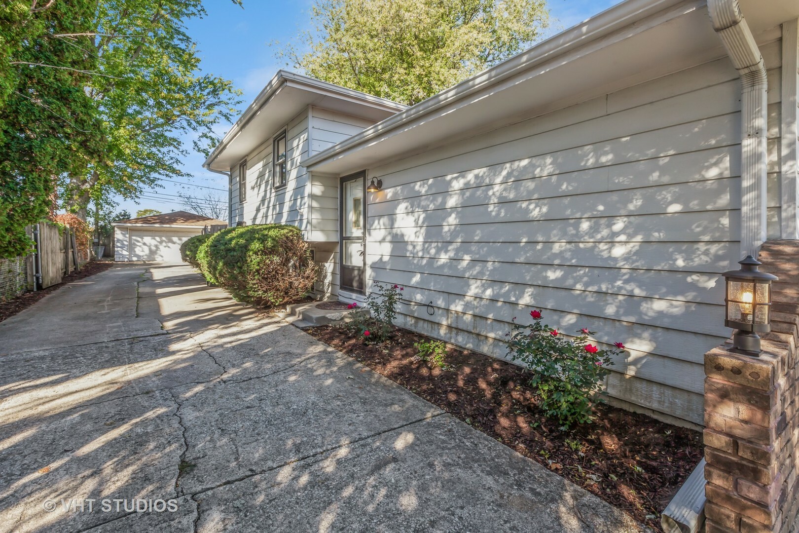 Property Photo:  4112 N Lincoln Street  IL 60559 