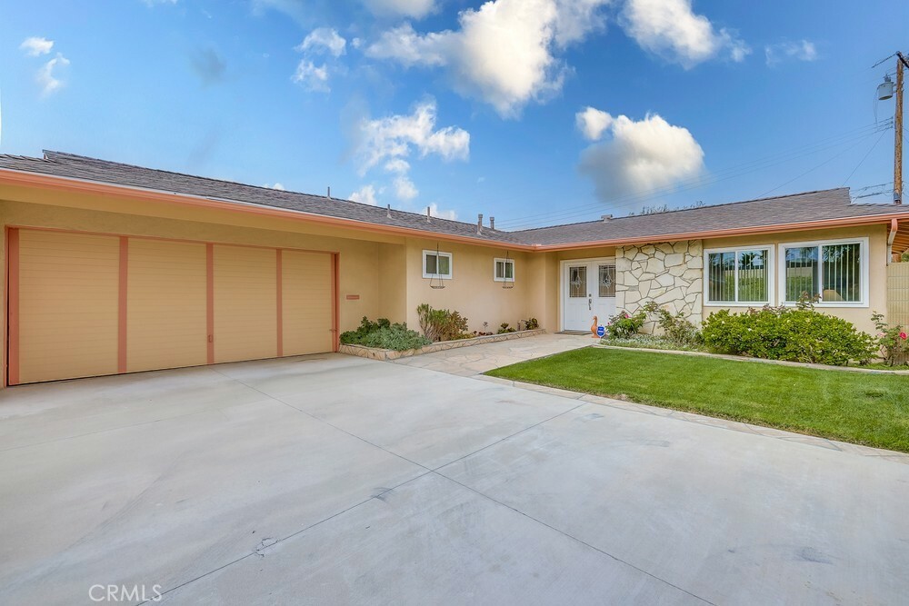 Property Photo:  6531 Esta Circle  CA 92647 