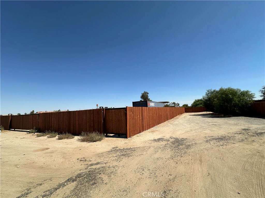 Property Photo:  0 E Avenue S-12  CA 93543 