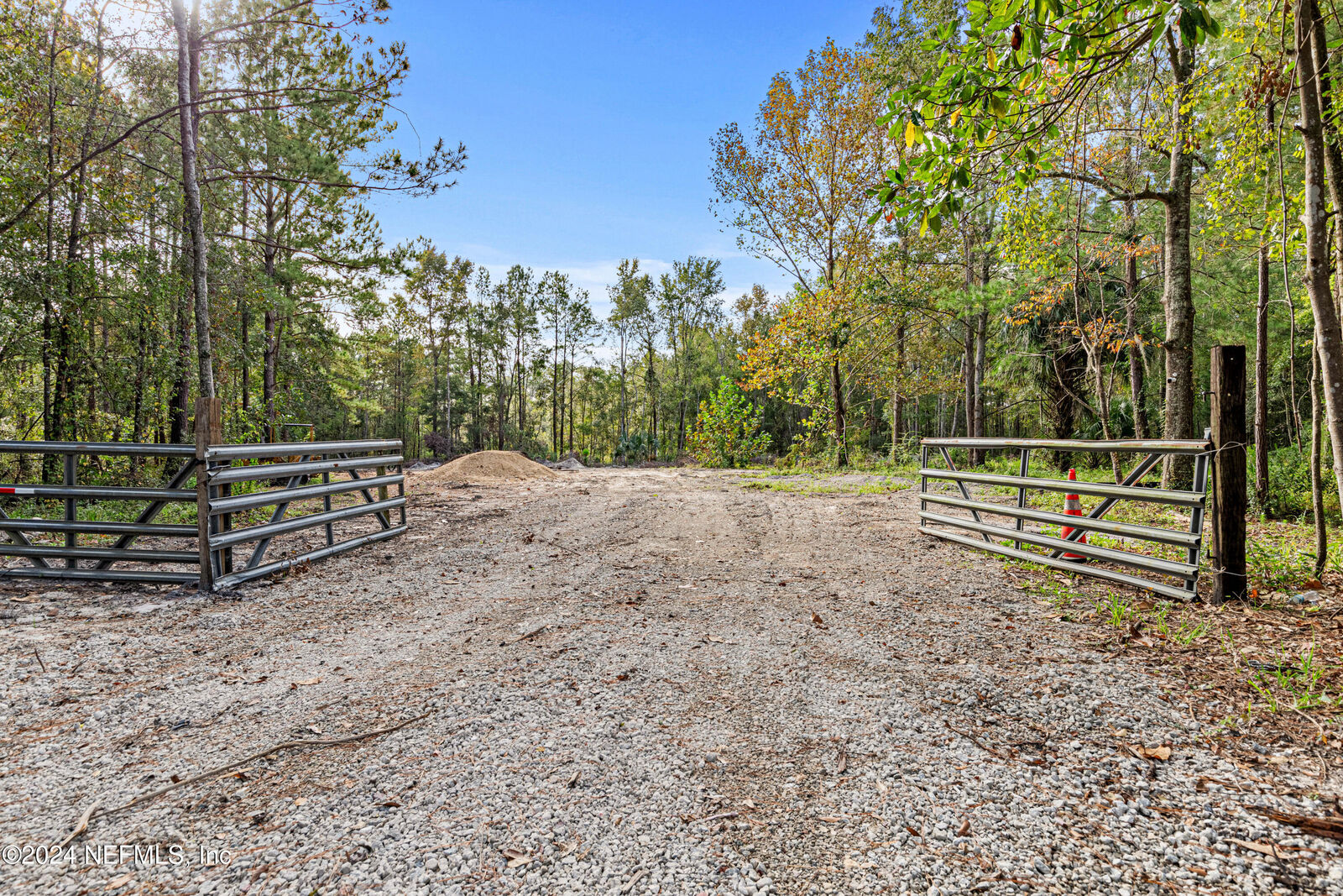Property Photo: 6740 Sycamore Street FL 32219
