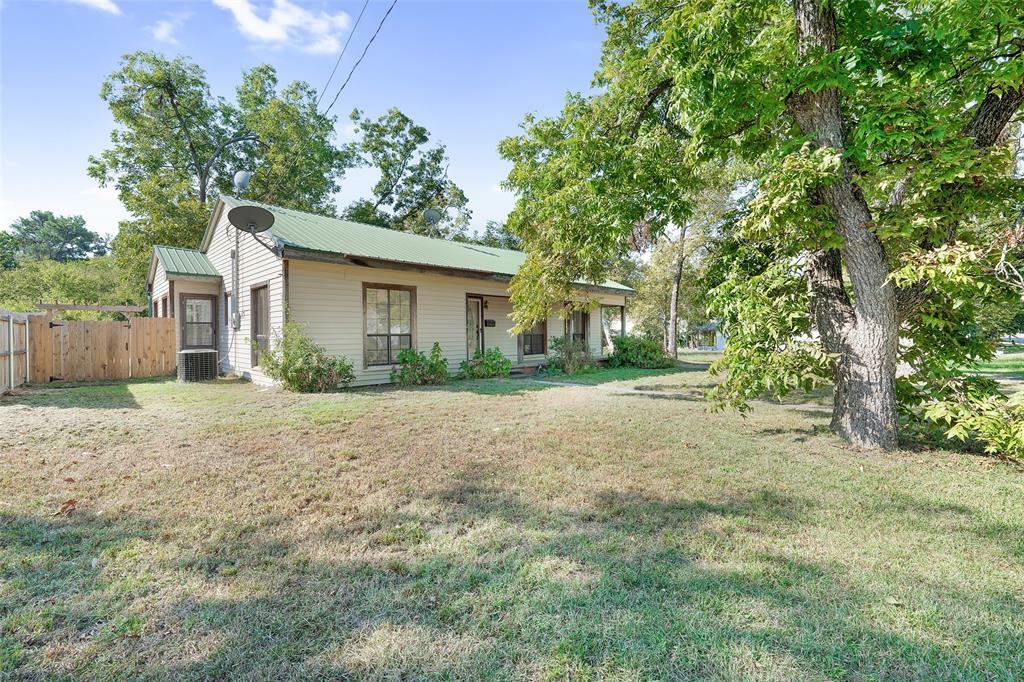 Property Photo:  714 Jefferson Street E  TX 75482 