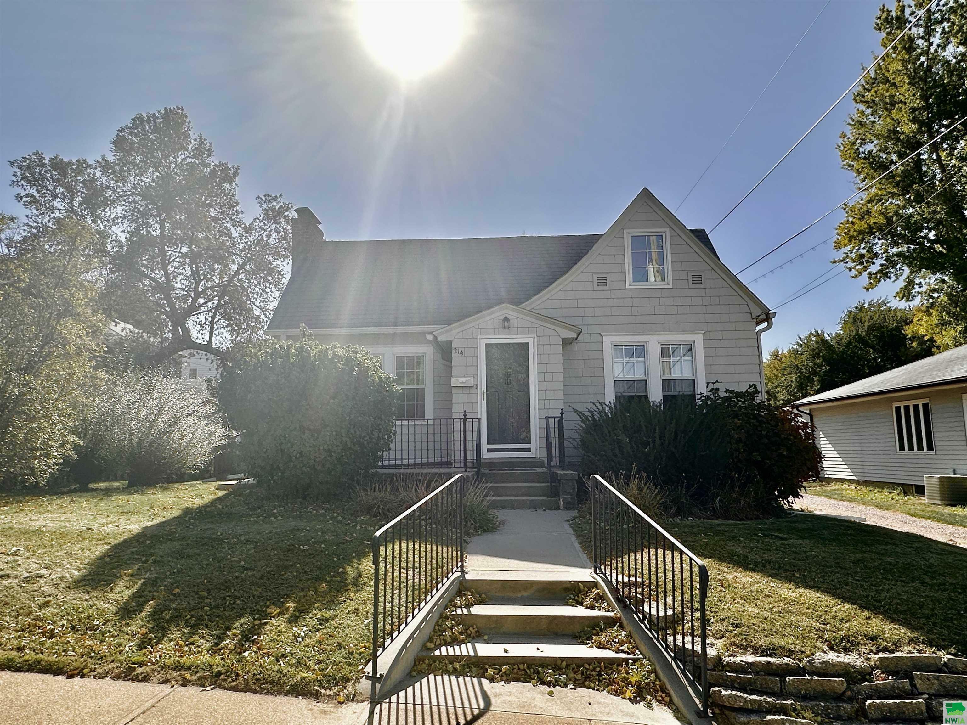 Property Photo:  214 32nd Street  IA 51104 