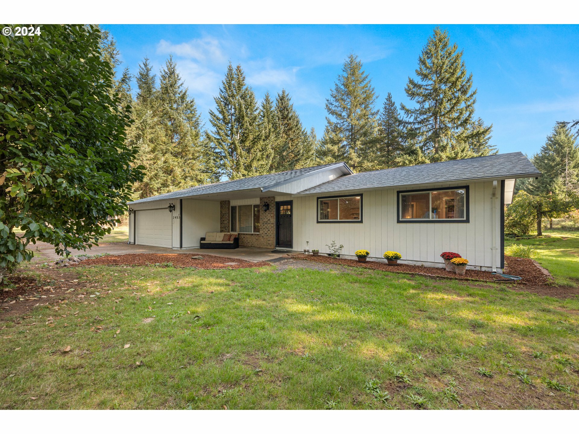 Property Photo:  2452 Skye Rd  WA 98671 