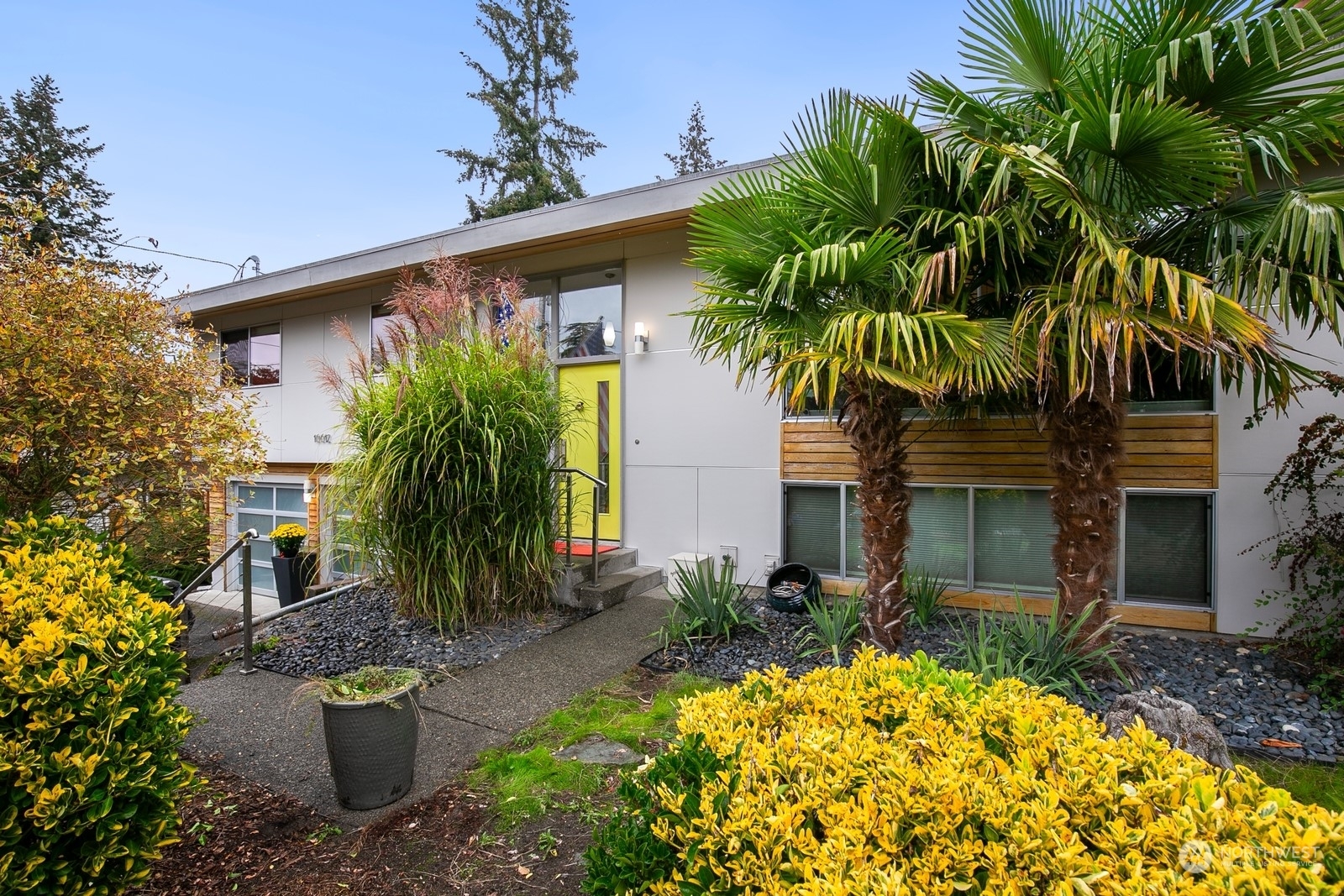 Property Photo:  16612 SE 8th Street  WA 98008 